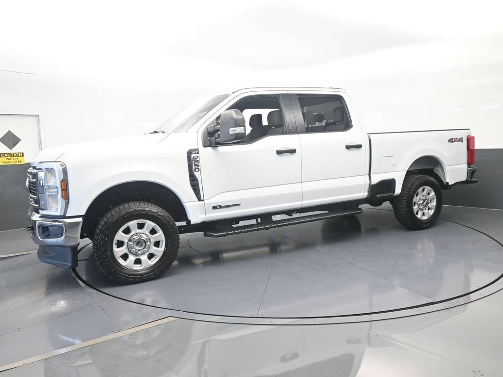 Used 2024 Ford F250 XLT AWD/4WD image 2