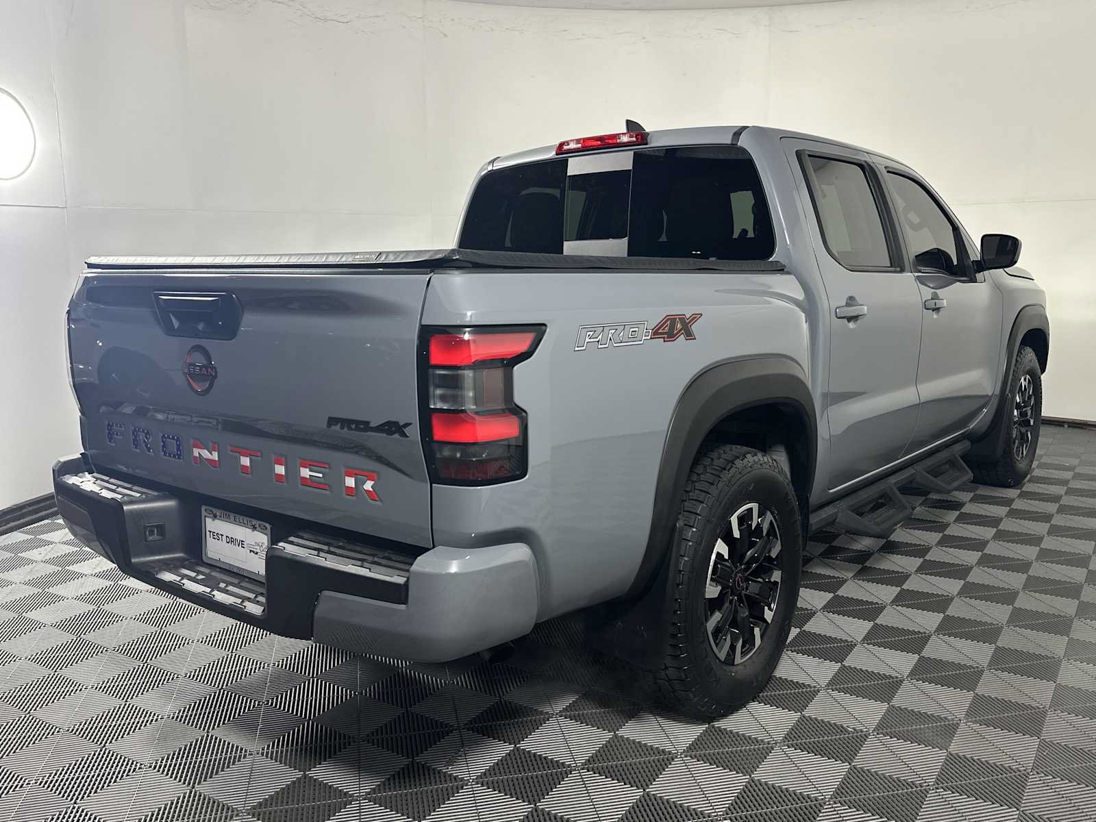 Used 2024 Nissan Frontier PRO-4X AWD/4WD image 11