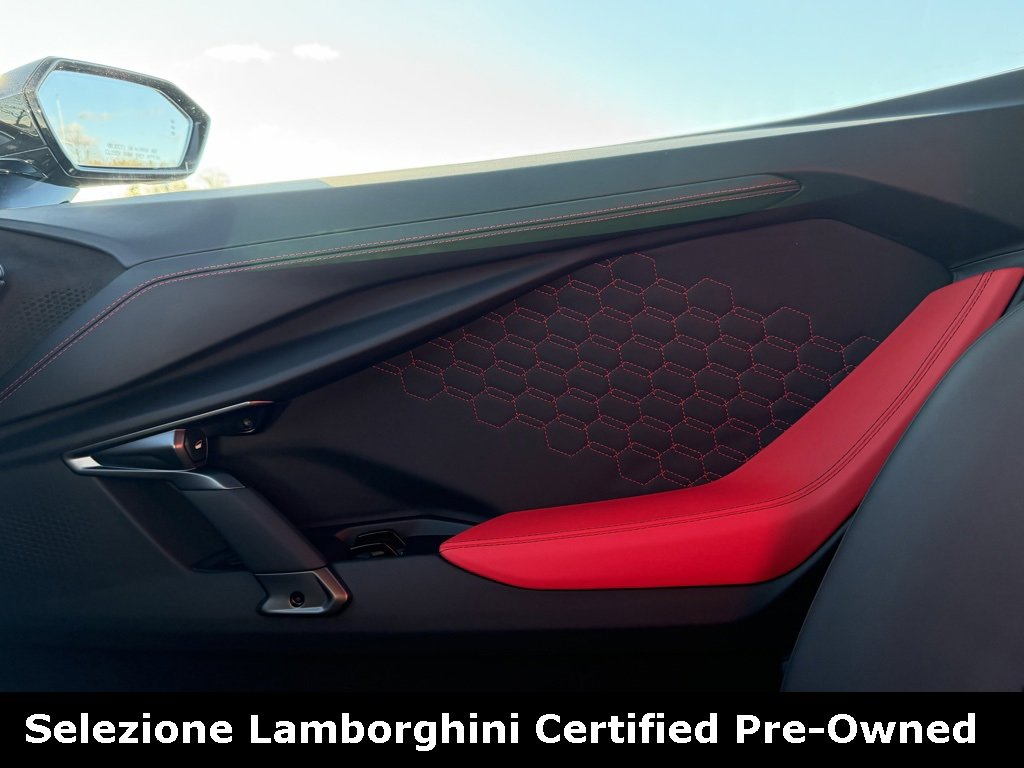 Used 2024 Lamborghini Revuelto image 32