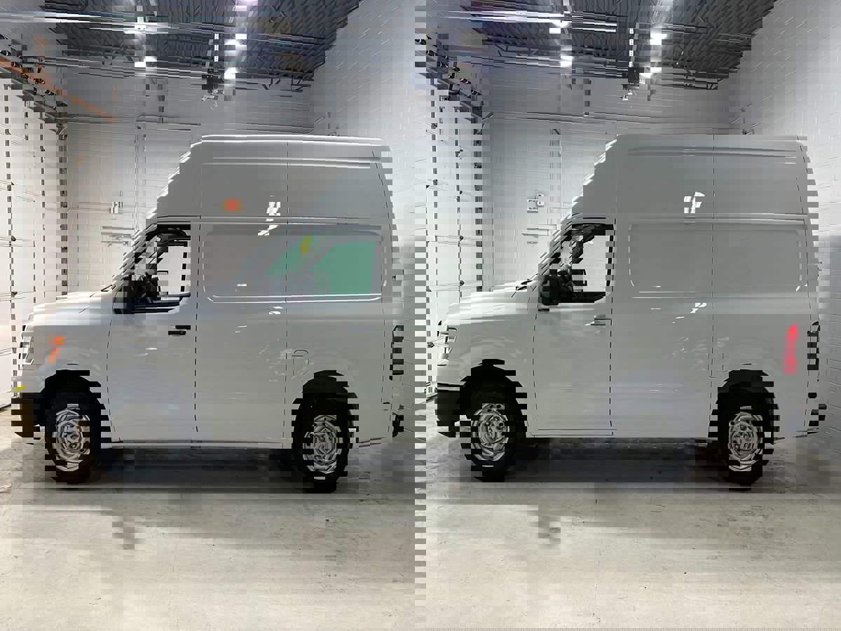 Used 2018 Nissan NV 2500 SV w/ Rear Door Glass Package image 16