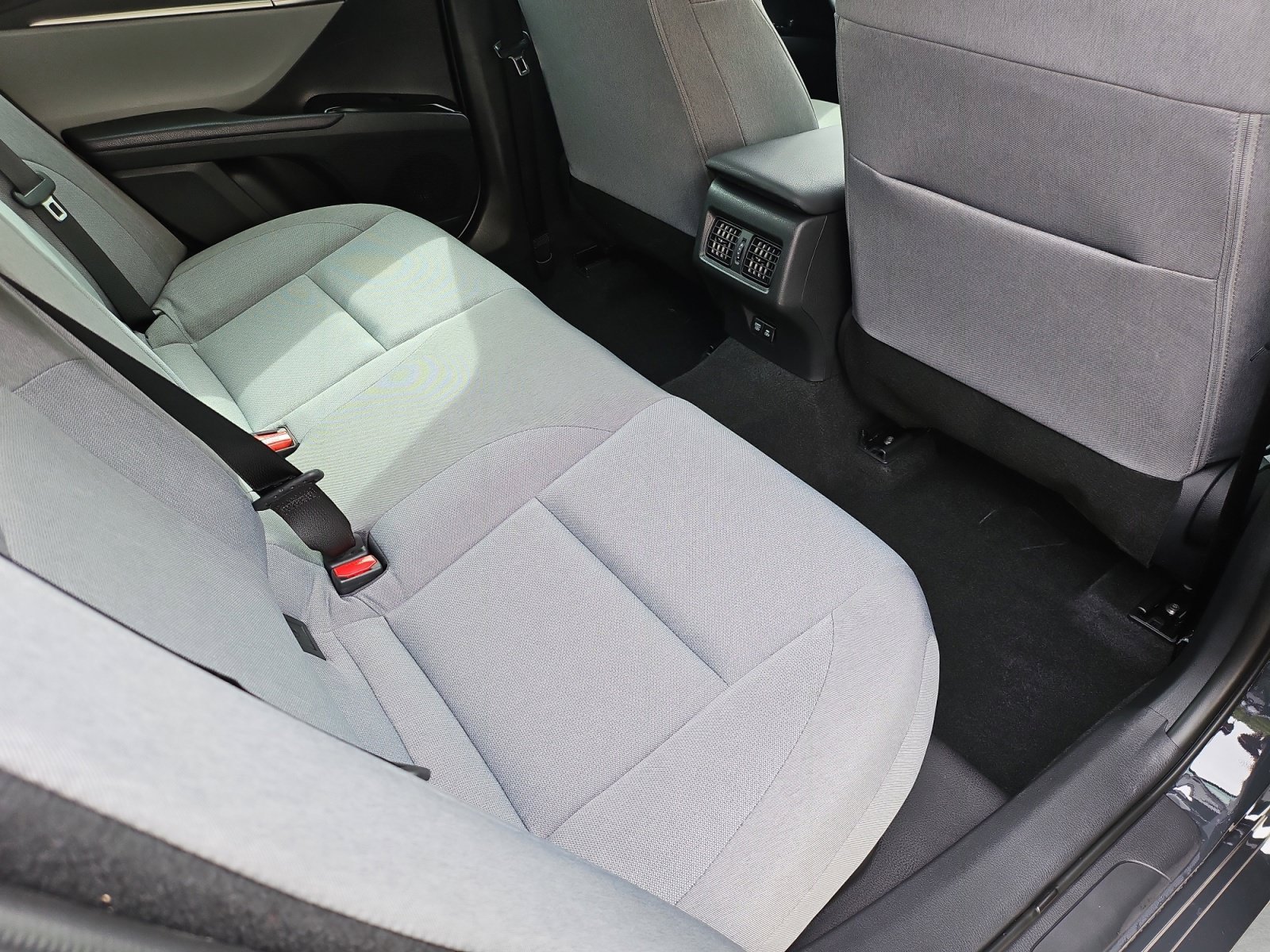 Used 2026 Toyota Camry LE FWD image 32