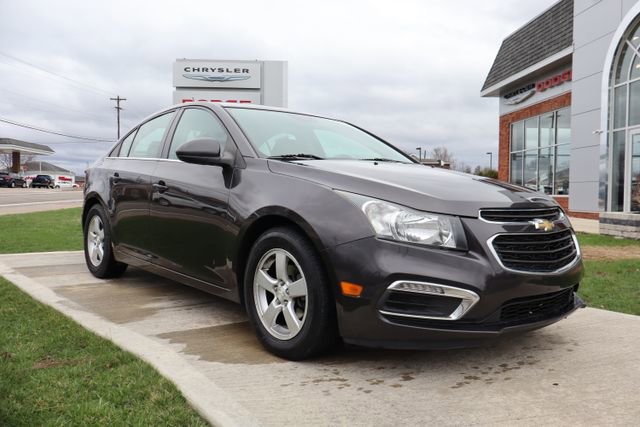 Used 2015 Chevrolet Cruze LT image 2