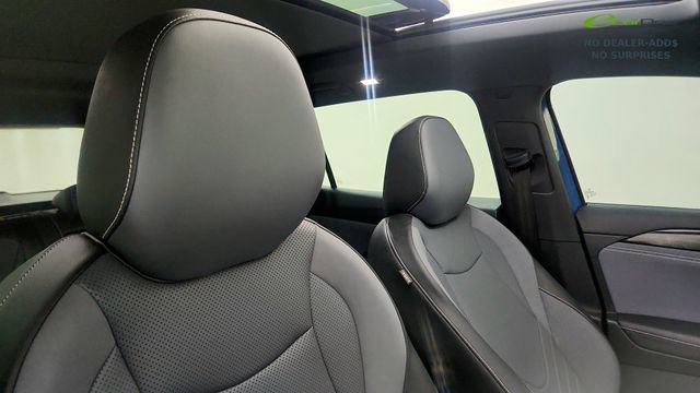 Used 2025 Volkswagen Tiguan SE R-Line FWD image 41