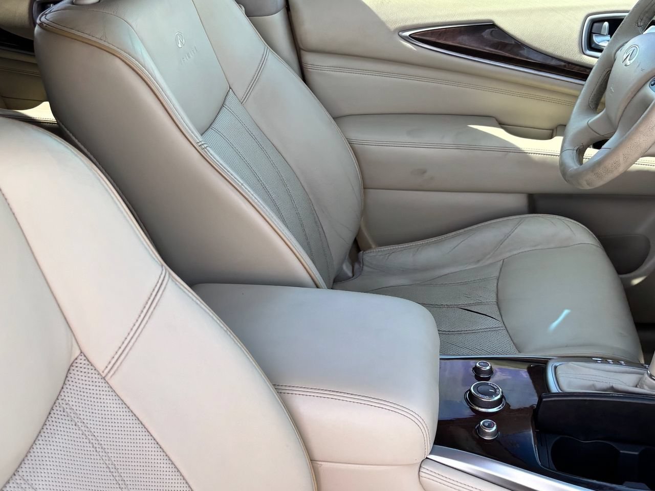 Used 2013 INFINITI JX35 FWD w/ Premium Pkg image 10