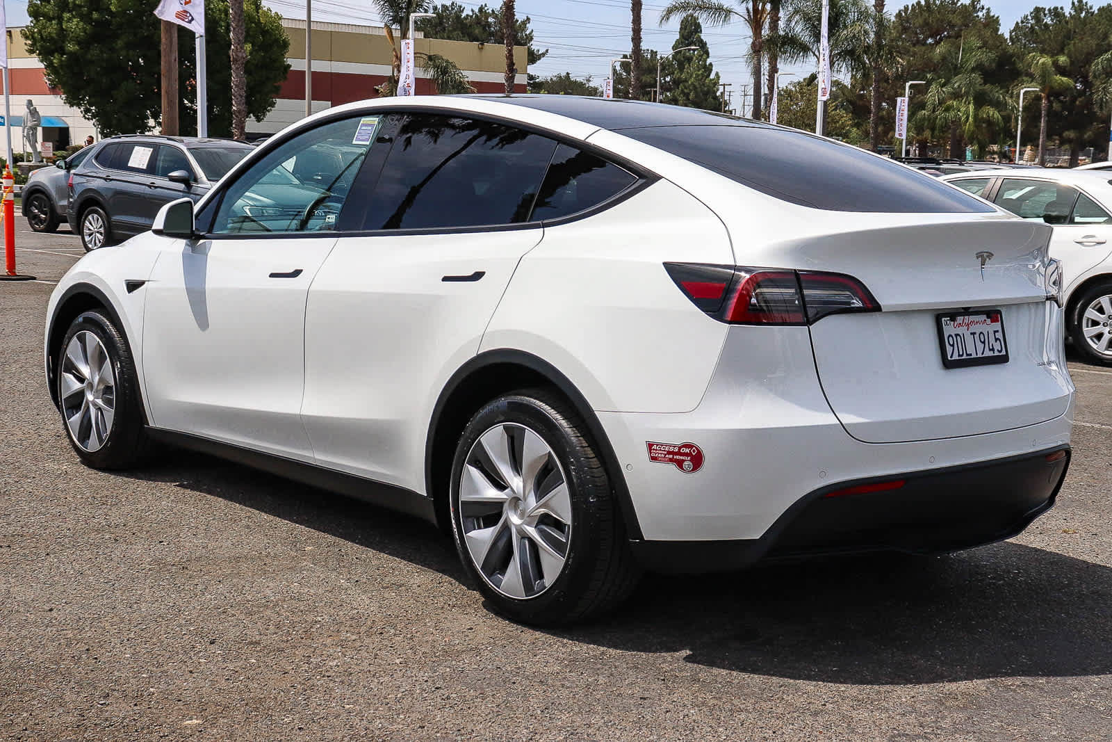 Used 2022 Tesla Model Y Long Range AWD/4WD image 9