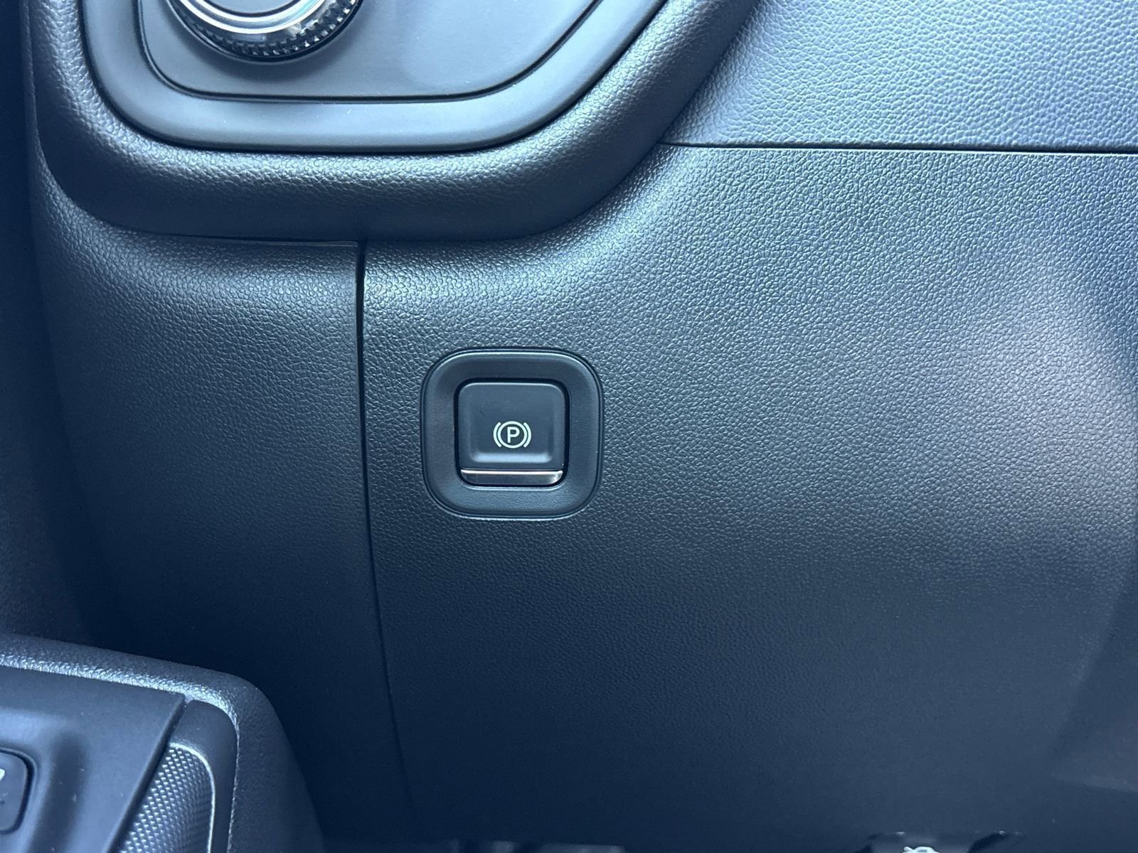 New 2026 GMC Sierra 2500 Pro w/ Convenience Package image 16