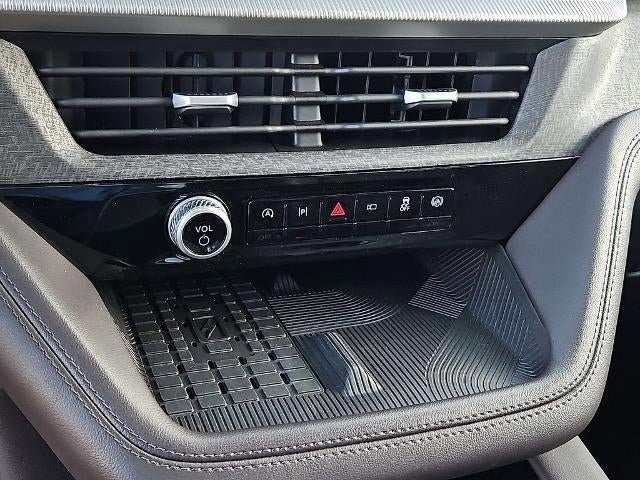 Used 2025 Ford Explorer Platinum w/ Ultimate Package AWD/4WD image 26