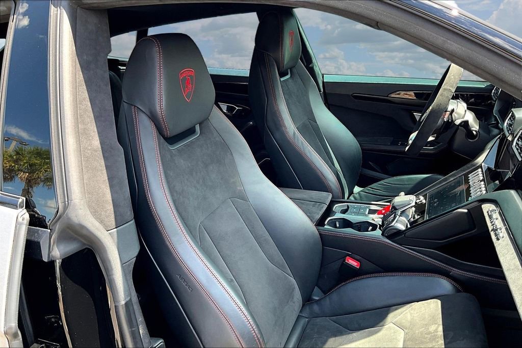 Used 2021 Lamborghini Urus AWD/4WD image 30