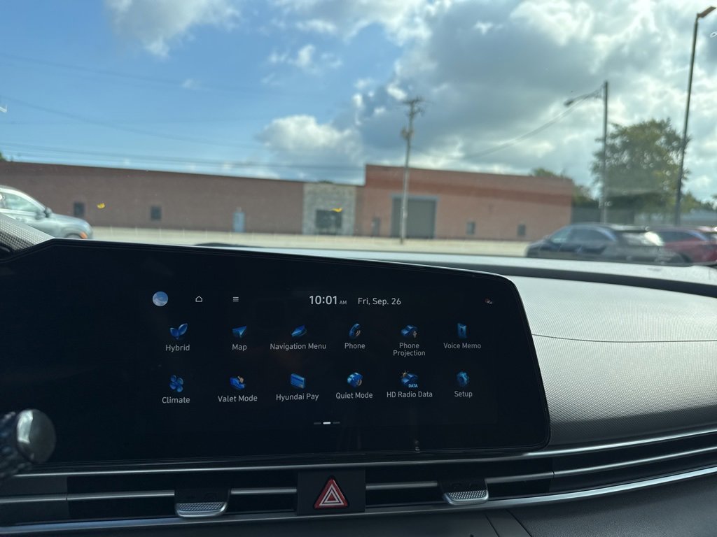 New 2025 Hyundai Elantra SEL image 20