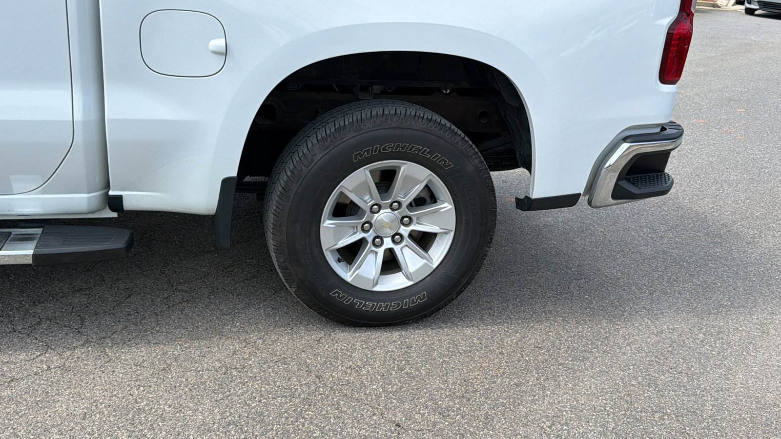 Used 2021 Chevrolet Silverado 1500 LT image 12