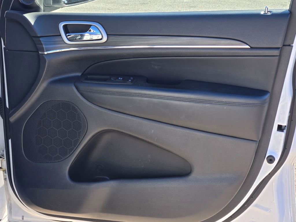 Certified 2022 Jeep Grand Cherokee Limited w/ Trailer Tow Group IV image 4