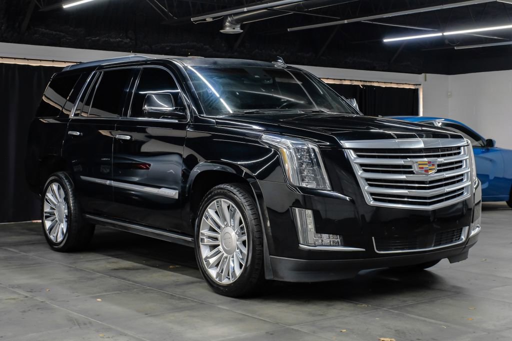Used 2016 Cadillac Escalade Platinum RWD image 9