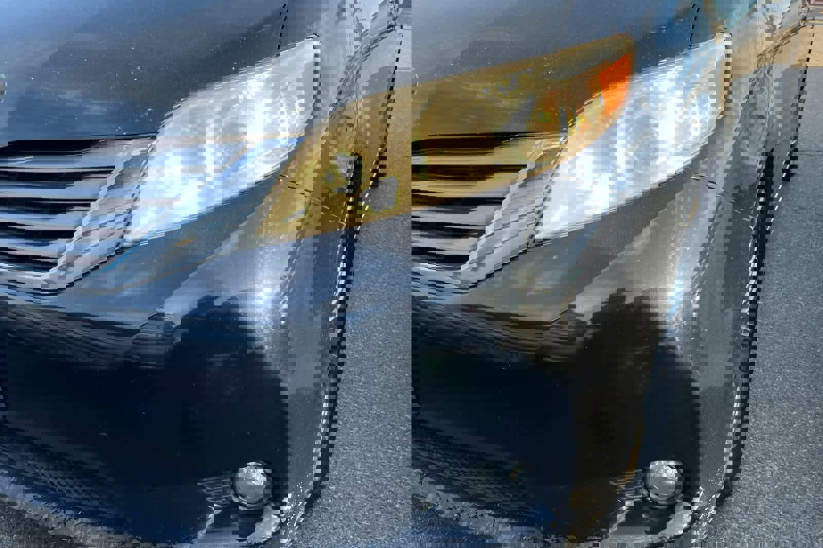 Used 2015 Toyota Sienna XLE image 11