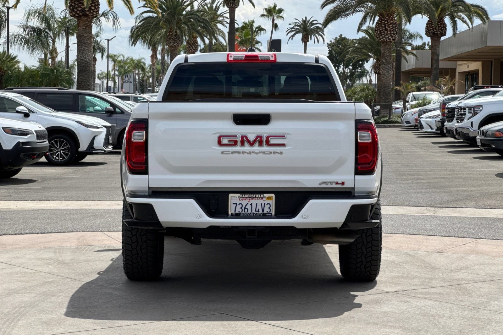 Certified 2023 GMC Canyon AT4 w/ AT4 Premium Package AWD/4WD image 5