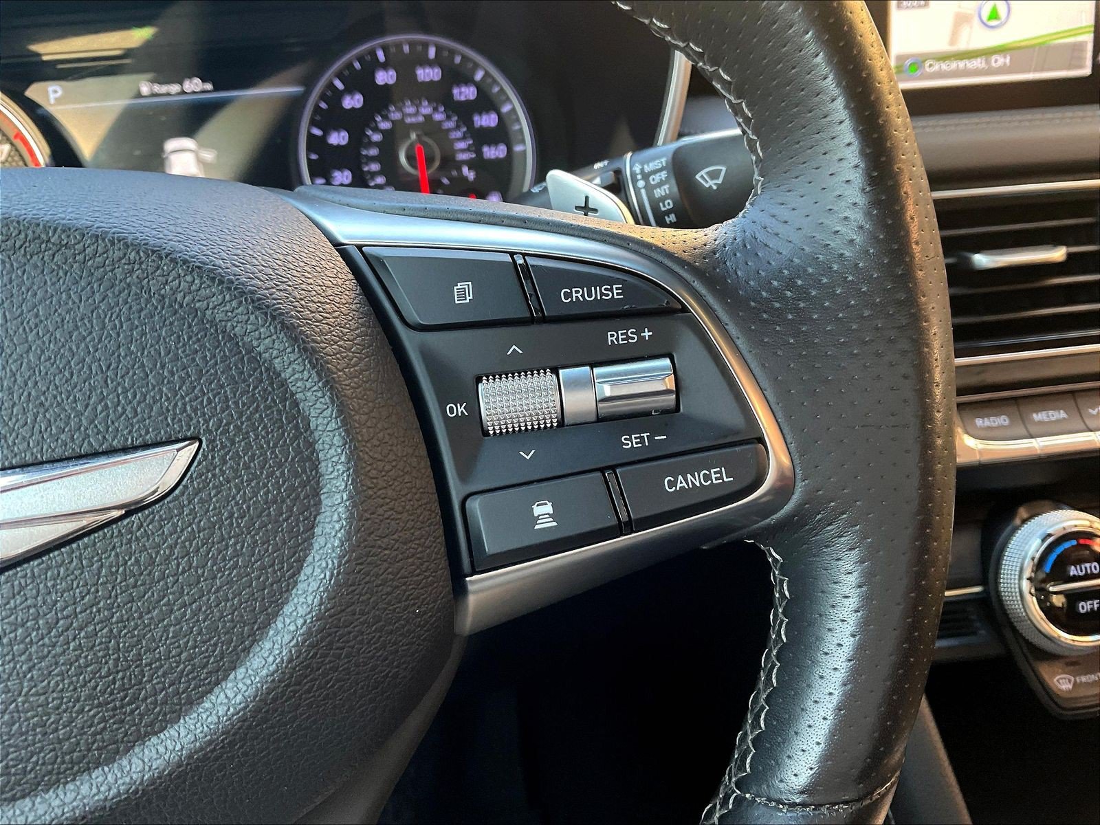 Used 2020 Genesis G70 2.0T w/ Elite Package RWD image 12