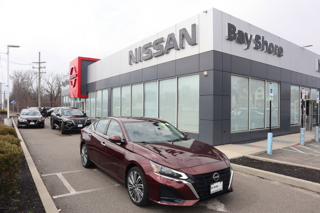 Certified 2024 Nissan Altima 2.5 SL image 2