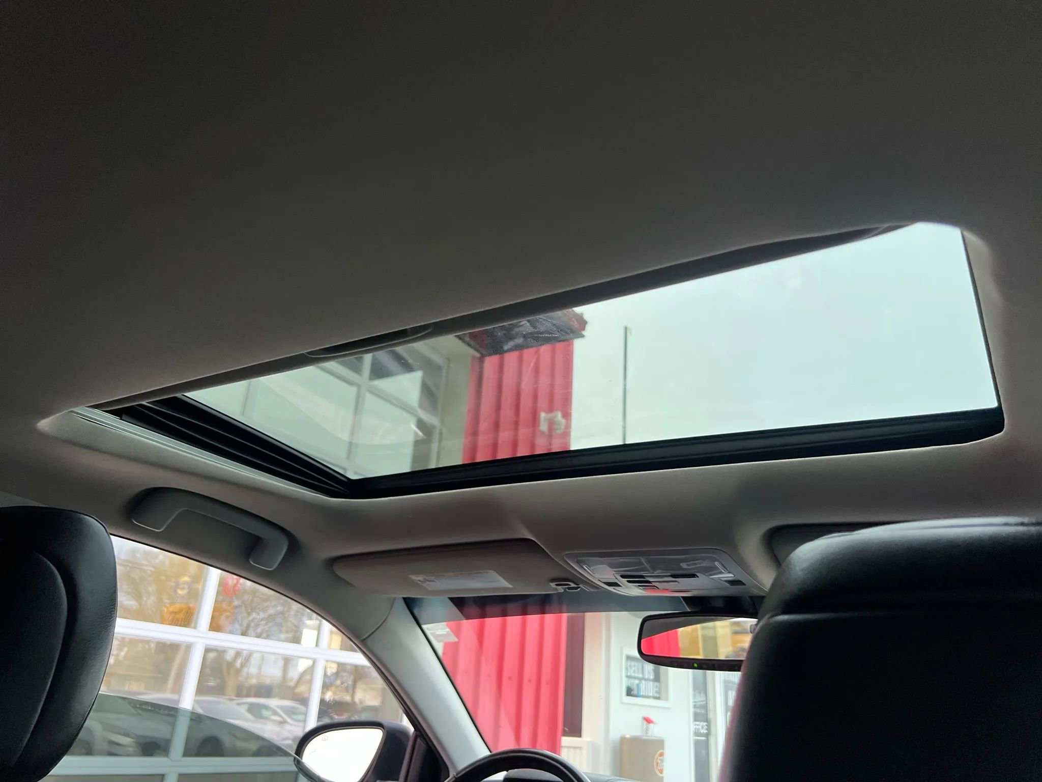 Used 2018 Toyota Avalon Limited image 21