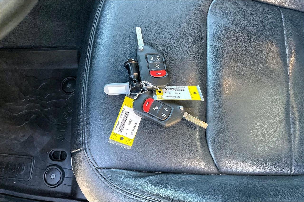 Certified 2023 Jeep Wrangler Altitude image 31