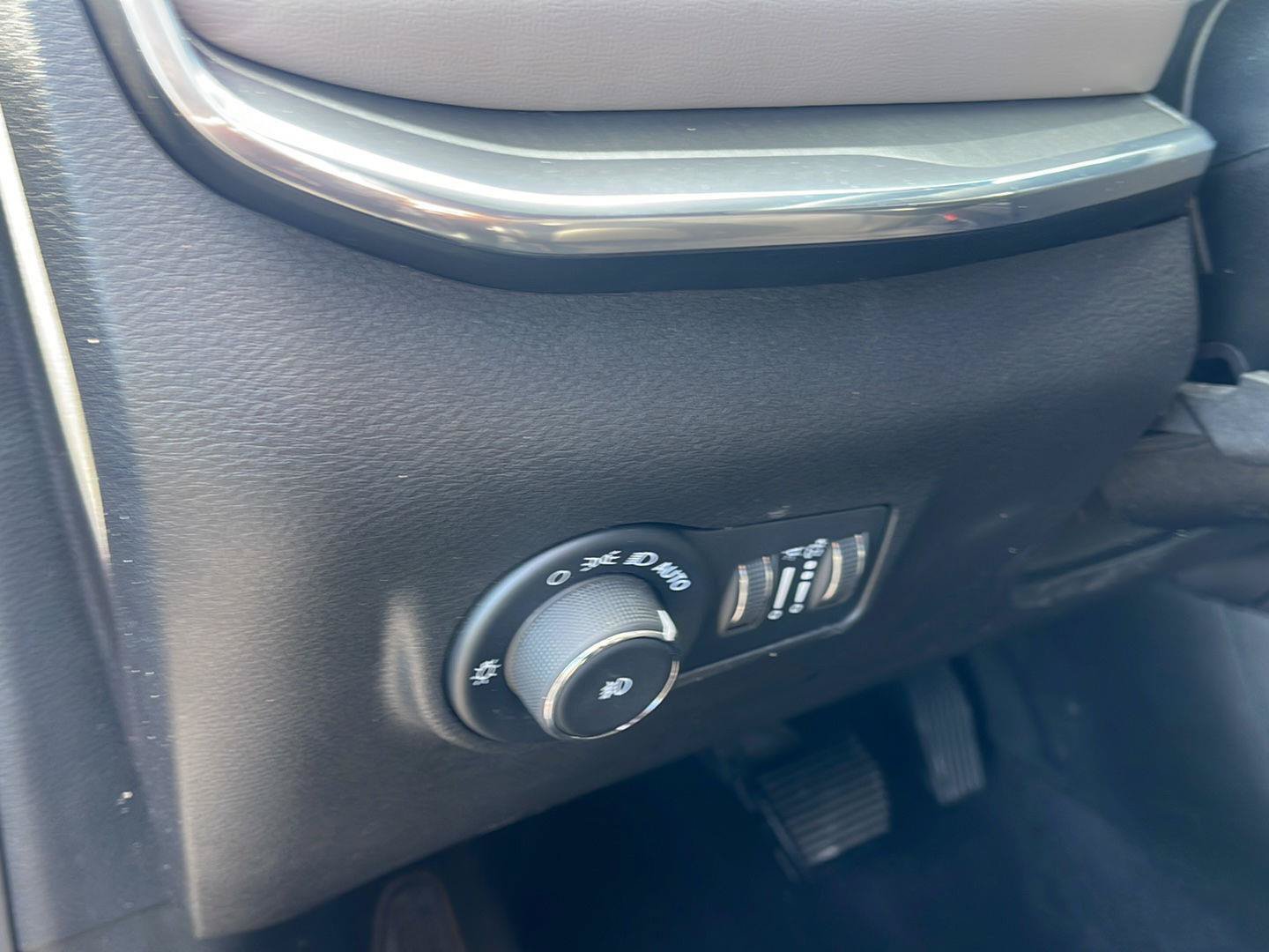 Used 2024 Jeep Compass Limited AWD/4WD image 14