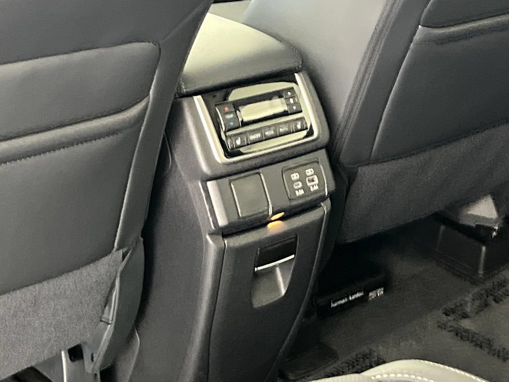 Used 2025 Subaru Ascent Limited w/ Popular Package #1 AWD/4WD image 43
