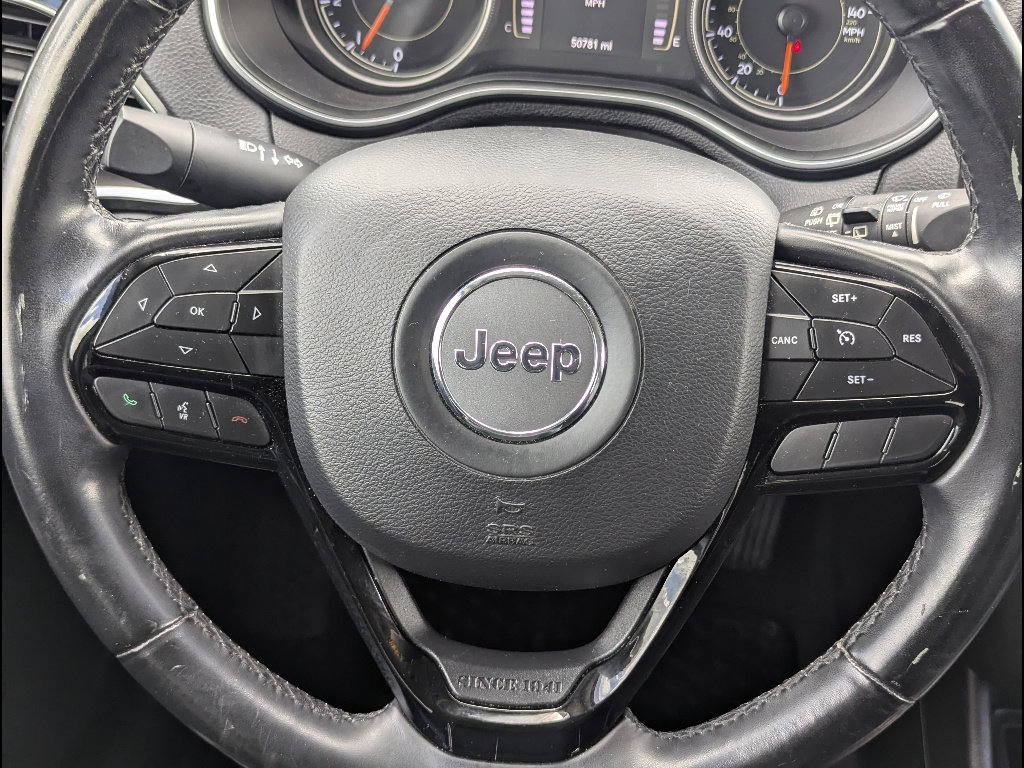 Used 2020 Jeep Cherokee Latitude Plus AWD/4WD image 24