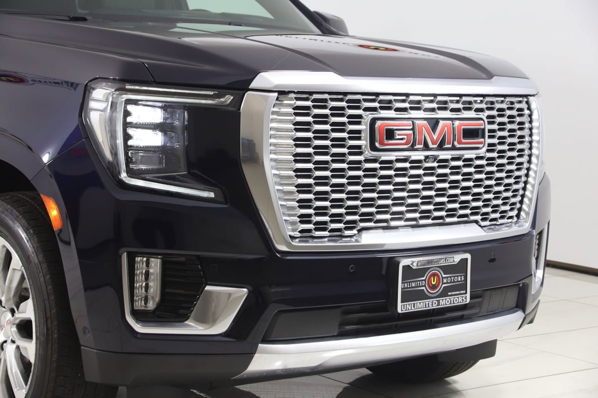 Used 2023 GMC Yukon XL Denali w/ Advanced Technology Package AWD/4WD image 42