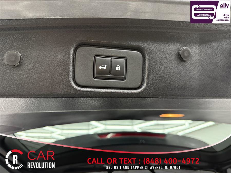 Used 2025 Nissan Pathfinder SV AWD/4WD image 8