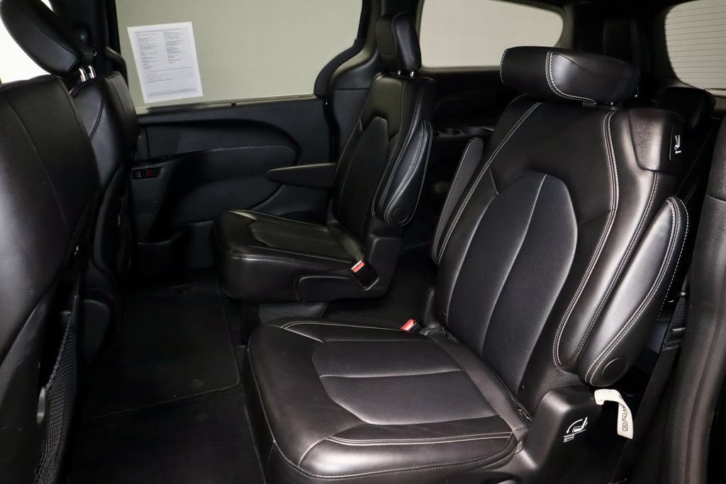 Used 2025 Chrysler Pacifica Select FWD image 20