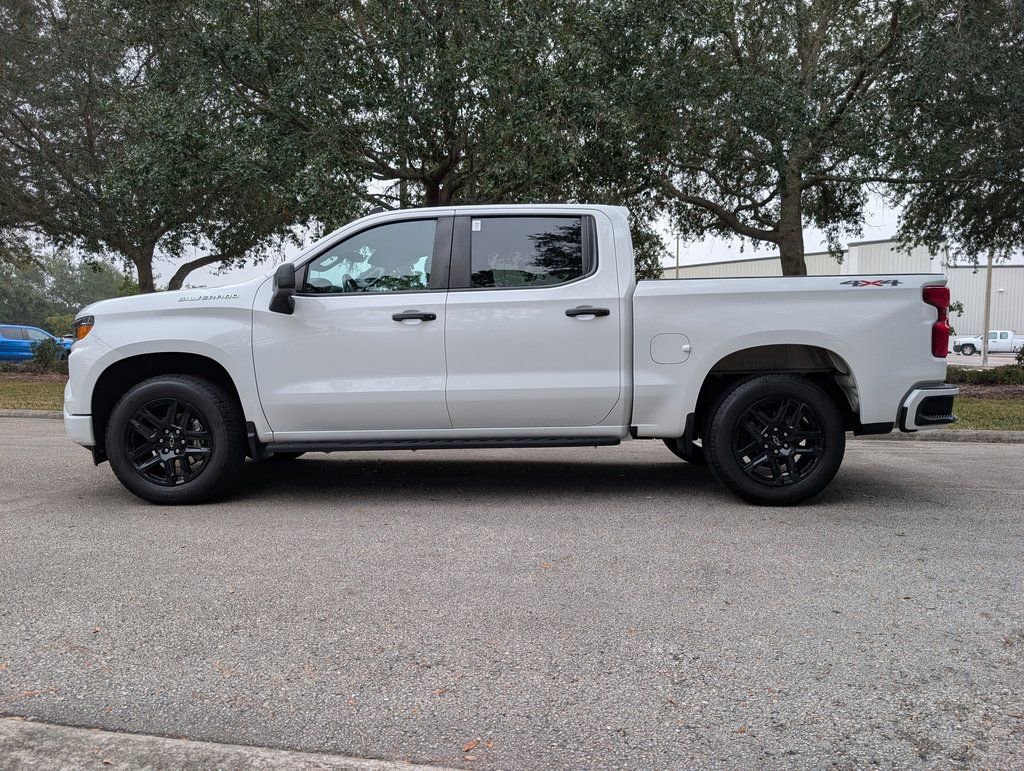 Used 2023 Chevrolet Silverado 1500 Custom image 4