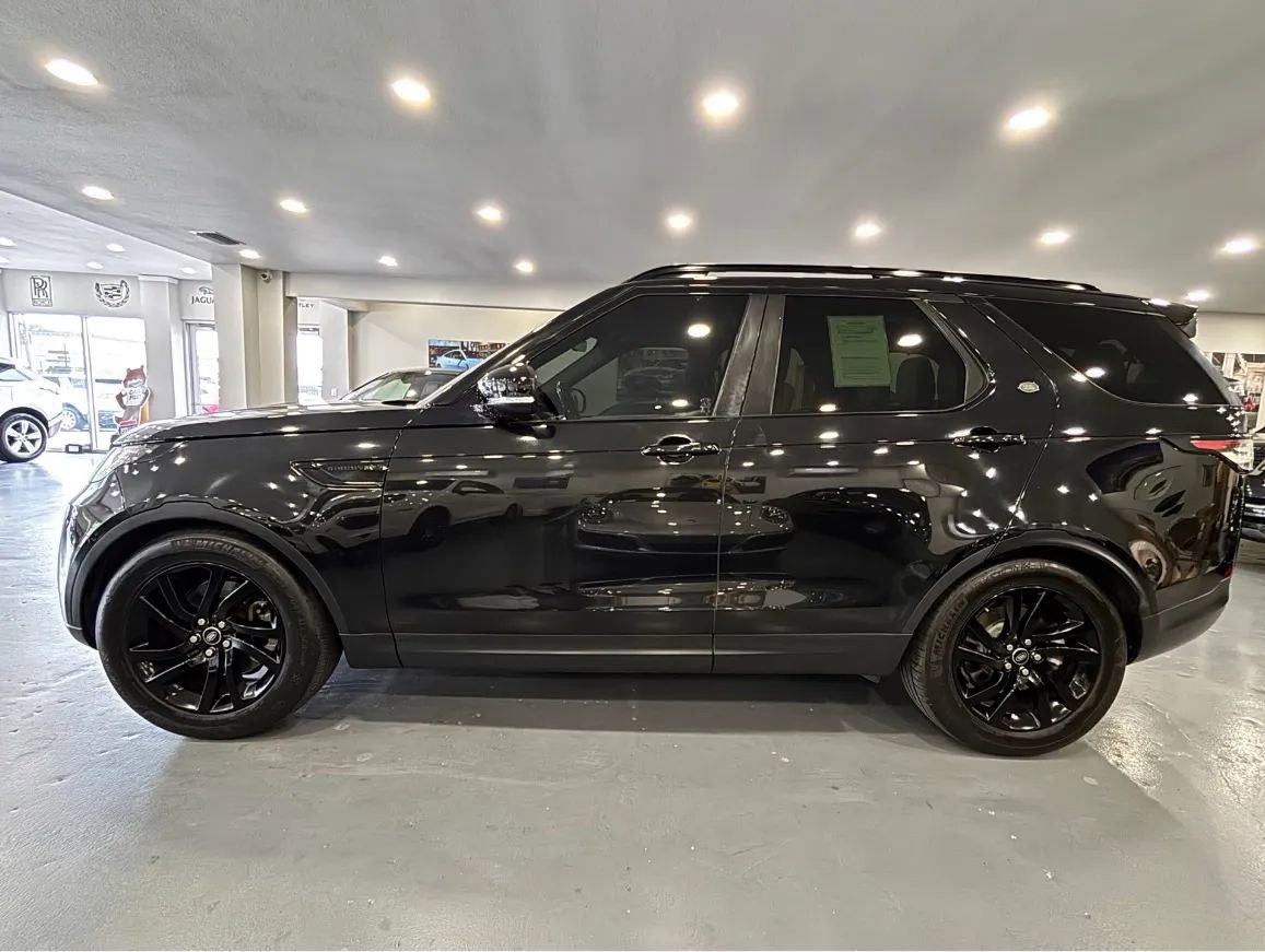 Used 2017 Land Rover Discovery SE AWD/4WD image 4