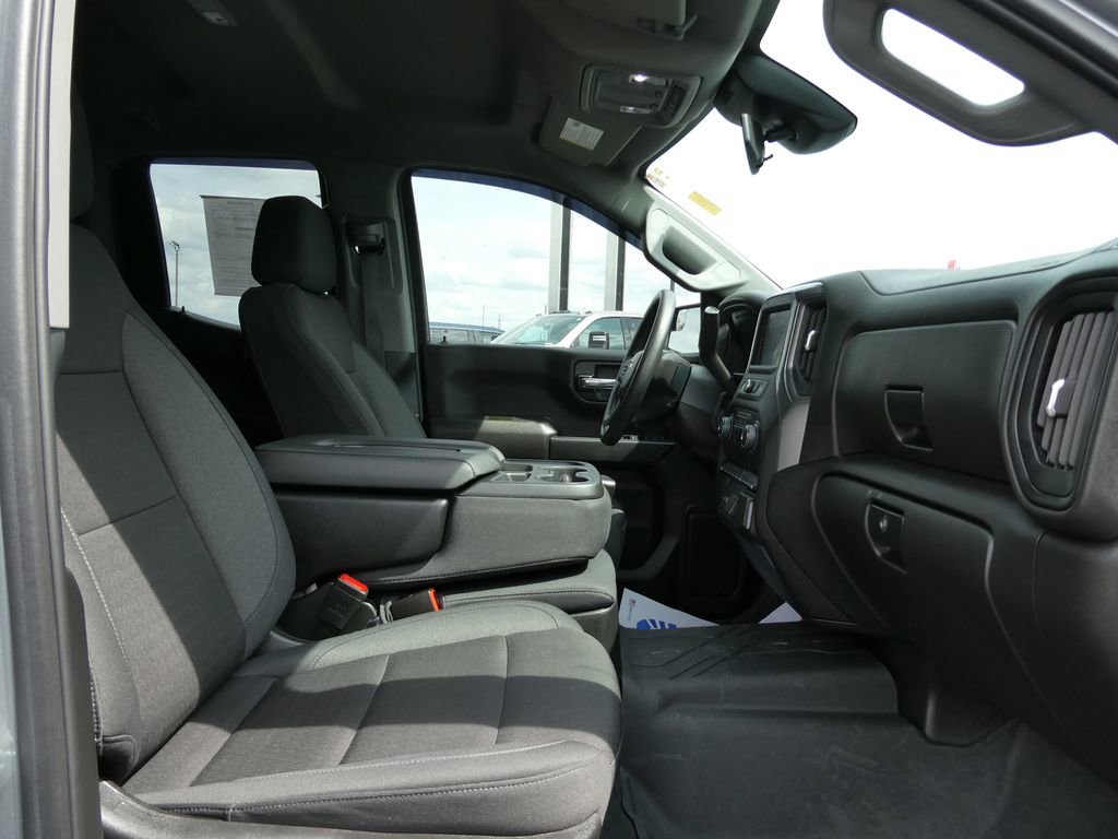 Certified 2025 Chevrolet Silverado 1500 Custom w/ Turbomax Blackout Package image 14