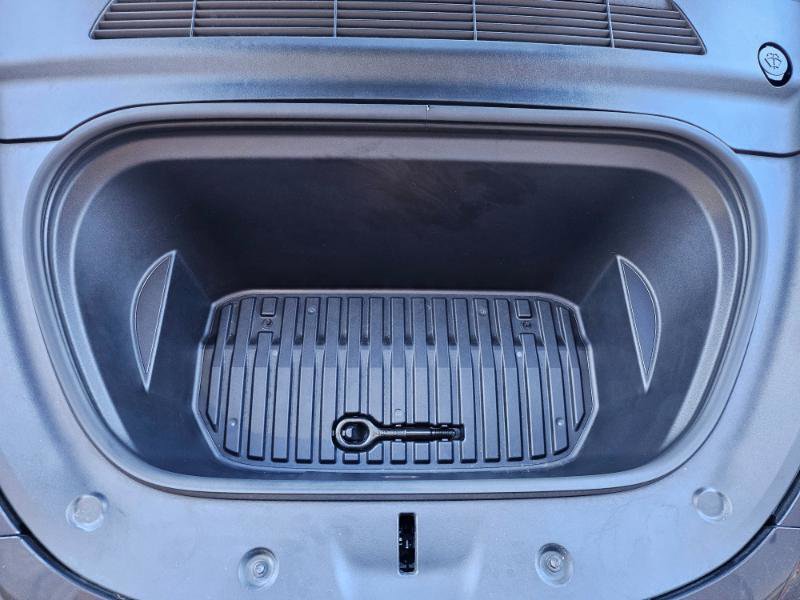 Used 2024 Tesla Model Y Long Range RWD image 26