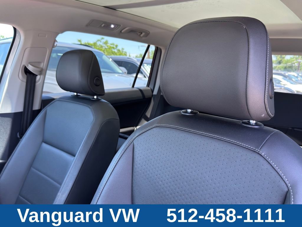 Used 2020 Volkswagen Tiguan SE w/ Panoramic Sunroof Package AWD/4WD image 13