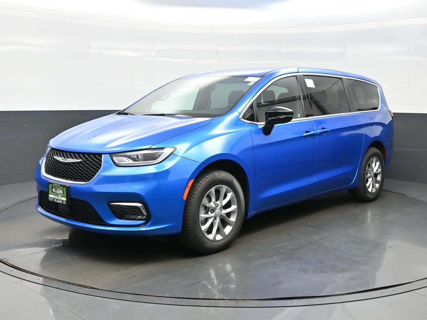 New 2026 Chrysler Pacifica Select AWD/4WD image 2