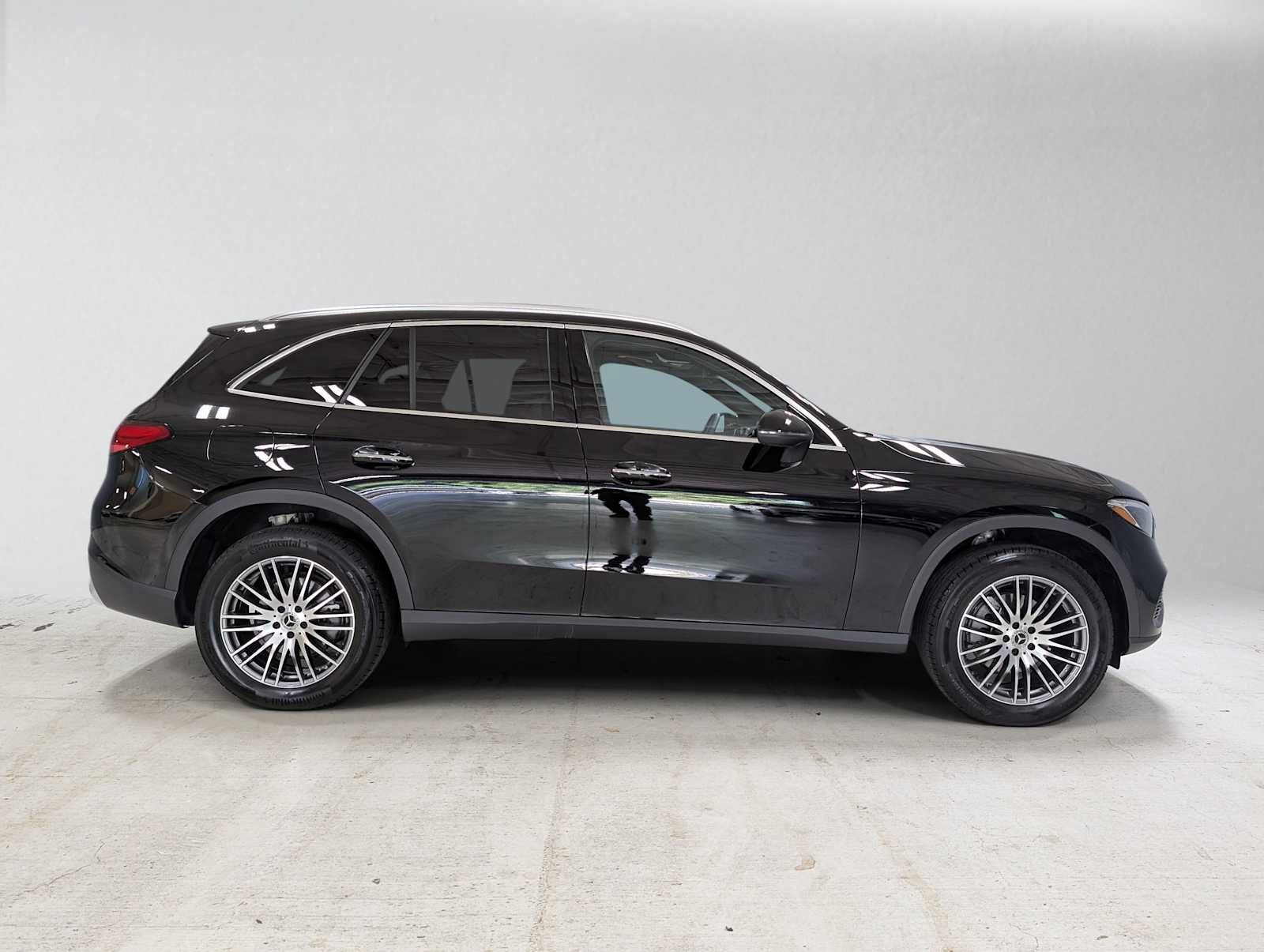 Certified 2026 Mercedes-Benz GLC 300 4MATIC image 2