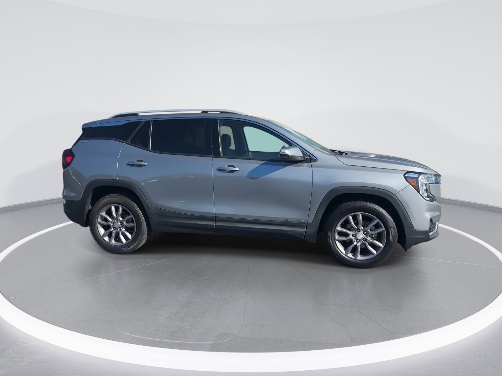 Certified 2024 GMC Terrain SLT image 10