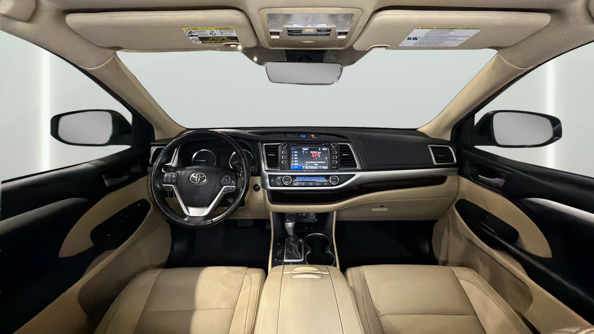 Used 2017 Toyota Highlander XLE AWD/4WD image 31