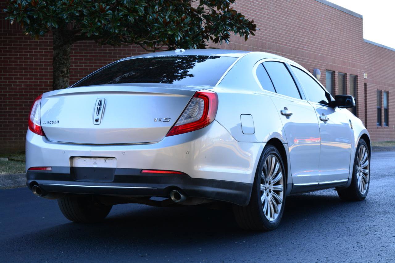 Used 2013 Lincoln MKS image 5