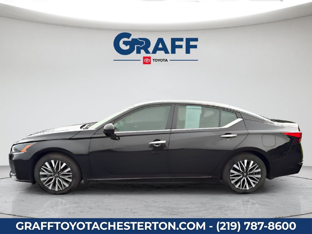 Used 2024 Nissan Altima 2.5 SV w/ SV Premium Package FWD image 11