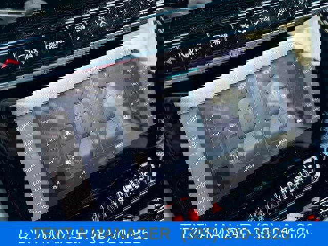 Used 2023 Jeep Grand Wagoneer Series III image 3