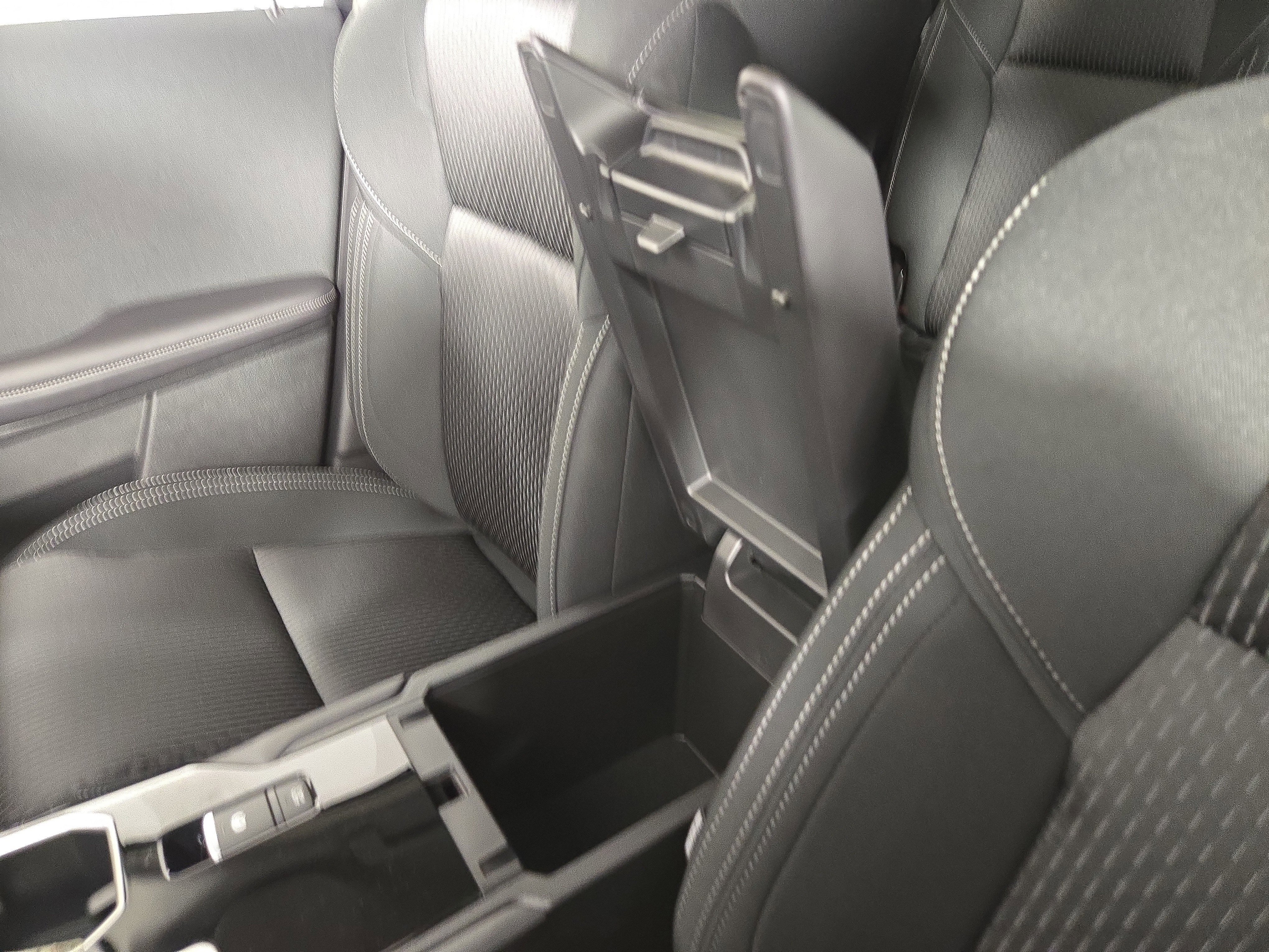 New 2026 Mitsubishi Outlander ES image 27