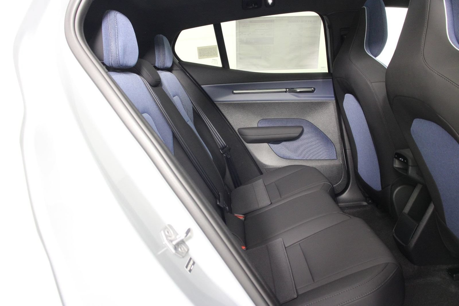 New 2026 Volvo EX30 Plus AWD/4WD image 11