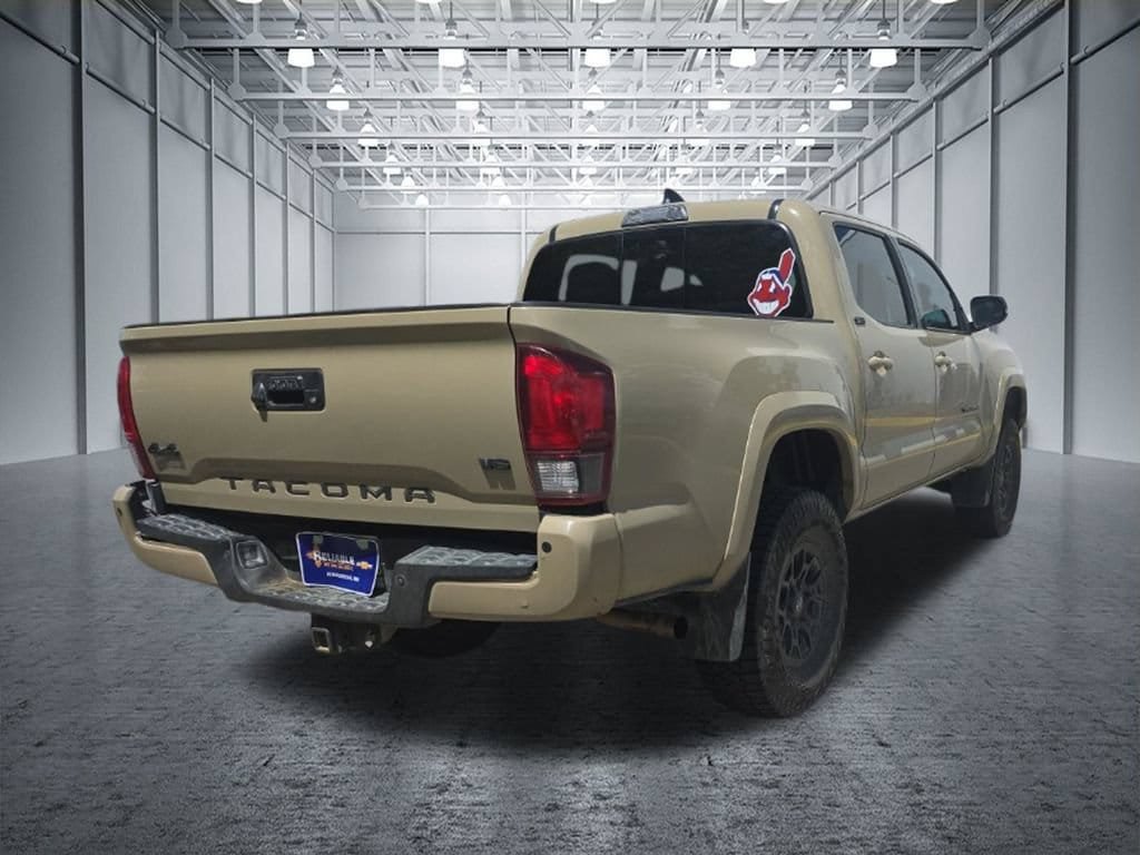 Used 2020 Toyota Tacoma SR5 AWD/4WD image 8