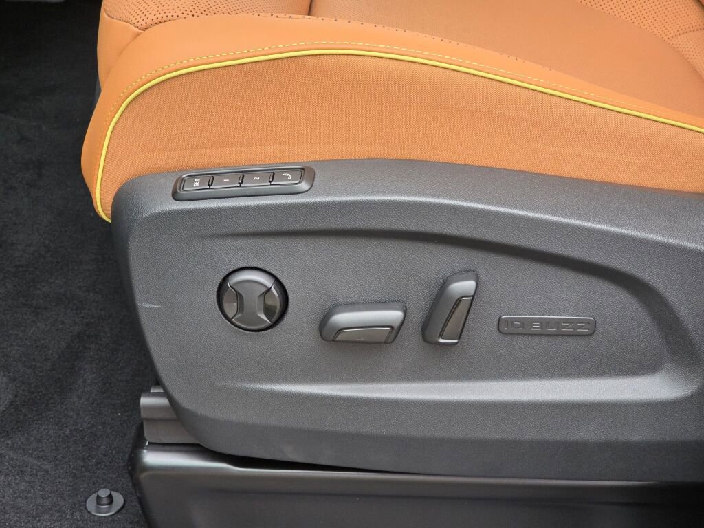 New 2025 Volkswagen ID. Buzz Pro S Plus image 20