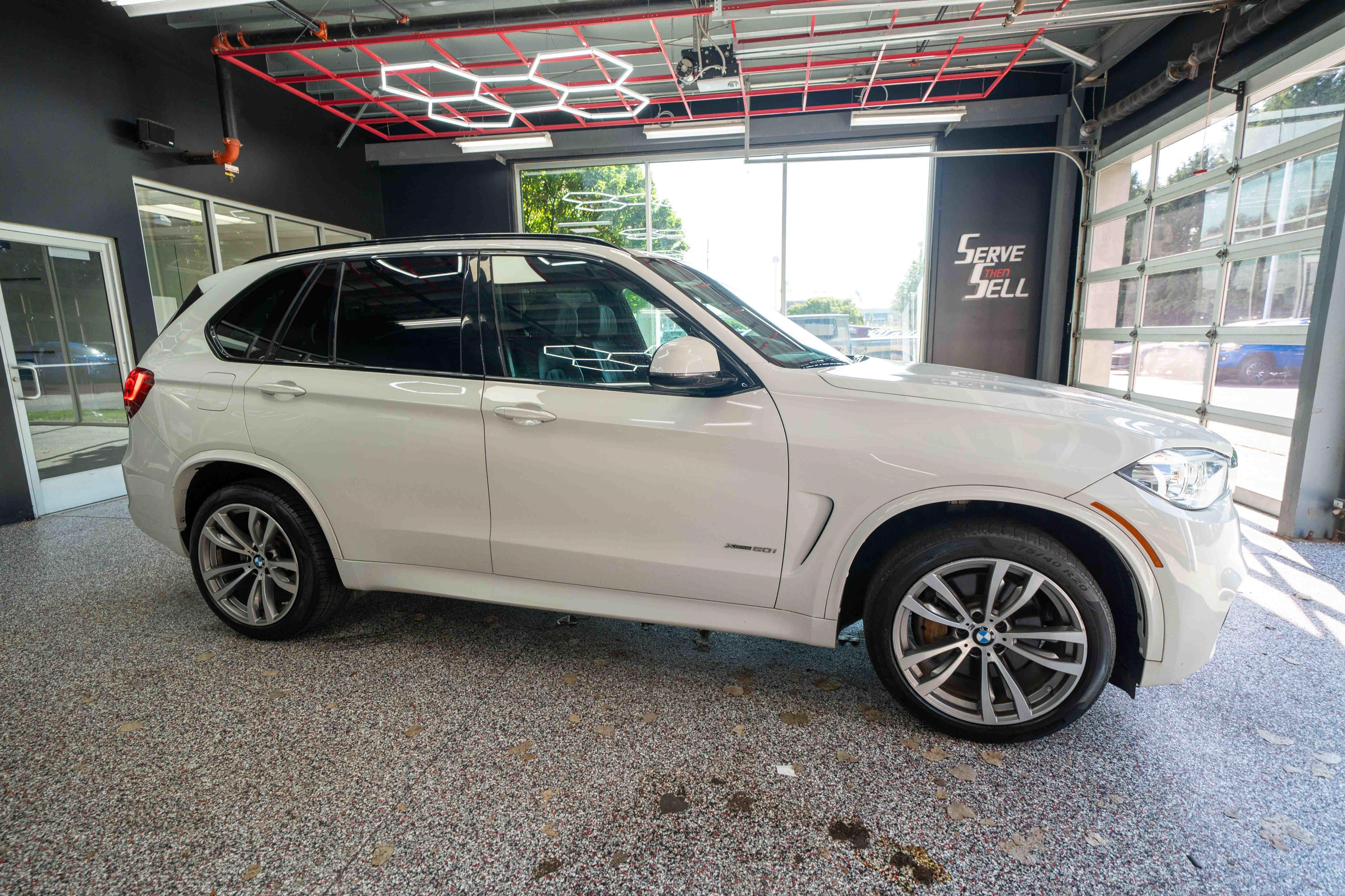 Used 2017 BMW X5 xDrive50i AWD/4WD image 5