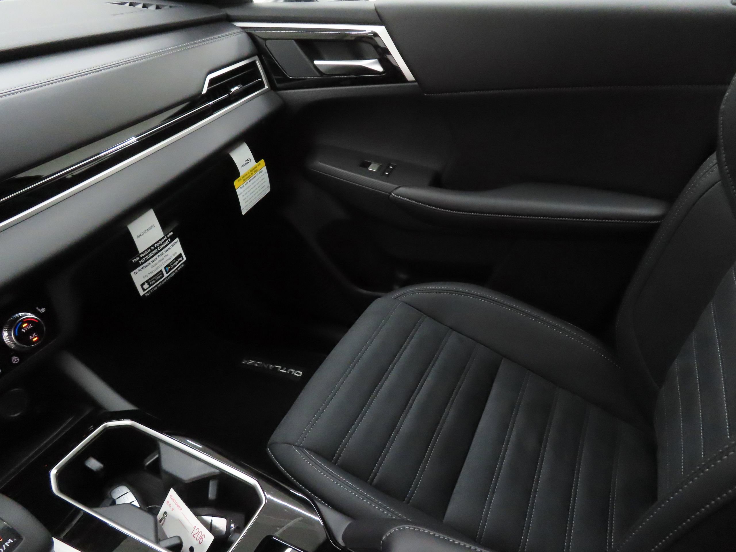 New 2026 Mitsubishi Outlander LE FWD image 19