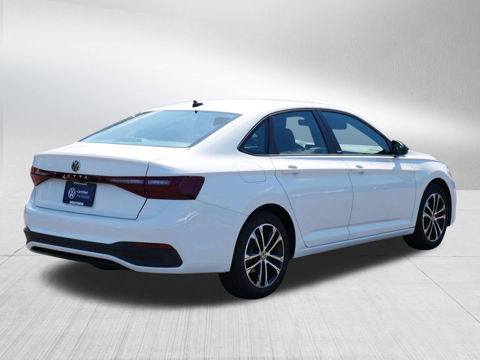 Certified 2025 Volkswagen Jetta Sport FWD image 7