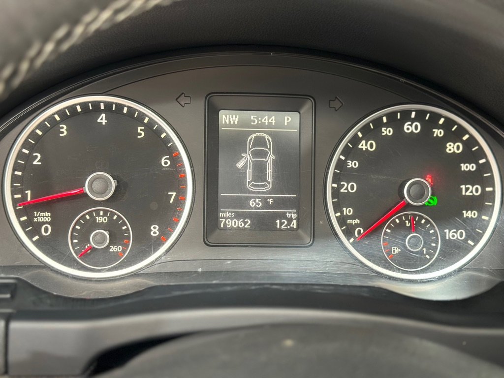 Used 2011 Volkswagen Tiguan S image 14