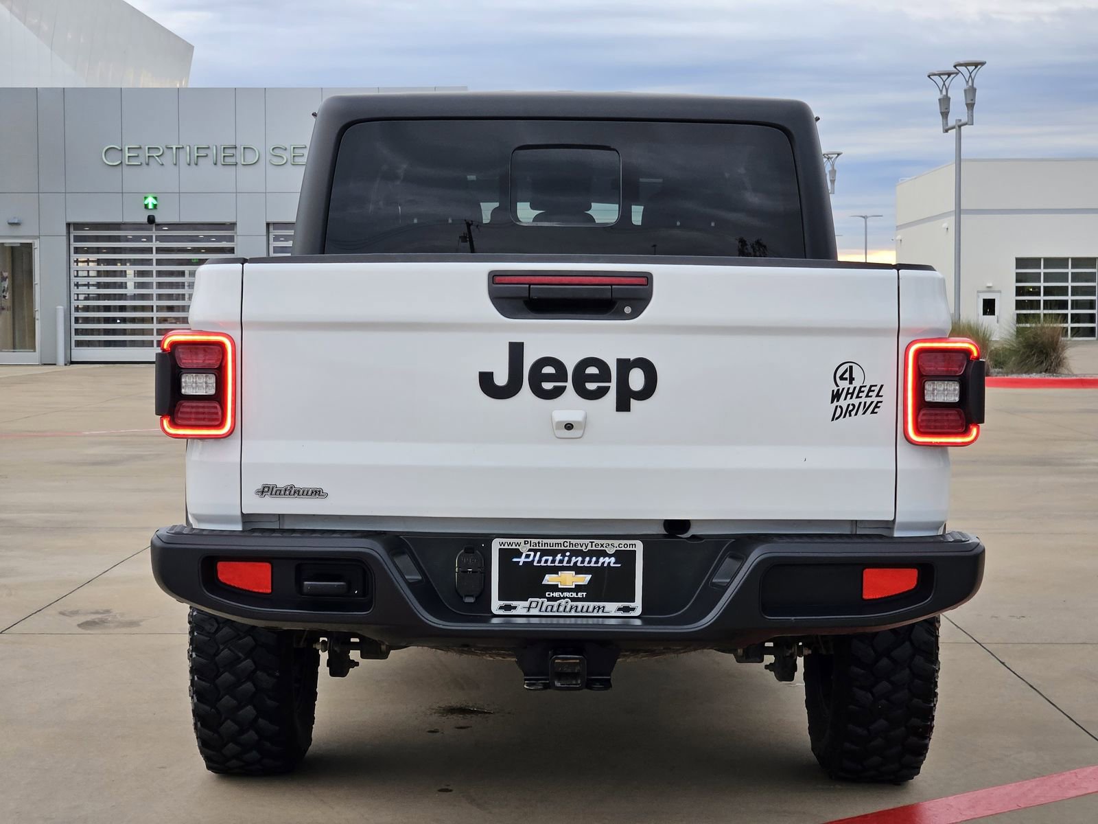 Used 2024 Jeep Gladiator Sport image 9