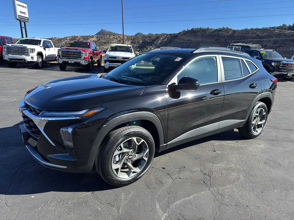 New 2026 Chevrolet Trax LT image 3